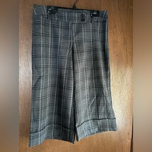 NWT Forever 21 sz XS gray and blk striped dressy capris with cuffed bottoms